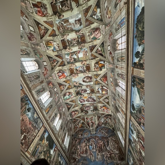 Meet your Posher, Vicki โ๏ธ๐ - Picture 6 of 17